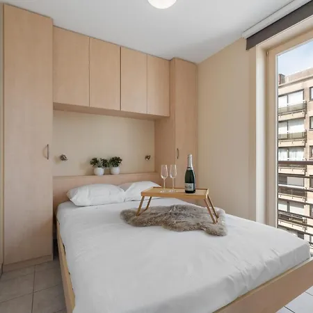 Di Caprio - Cosy Flat In *