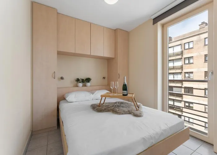 Di Caprio - Cosy Flat In *